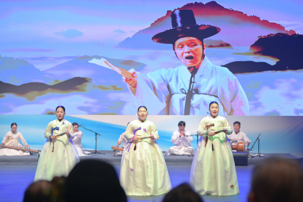 인당 박동진 국창 서거 20주년 추모음악회 모습