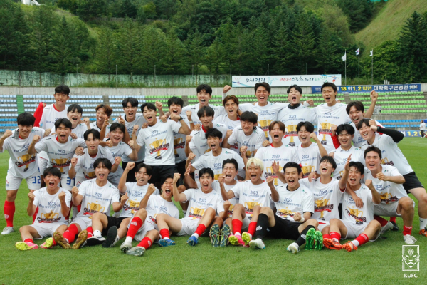한남대 ‘1,2학년대학축구연맹전’ 2년 연속 우승 단체사진