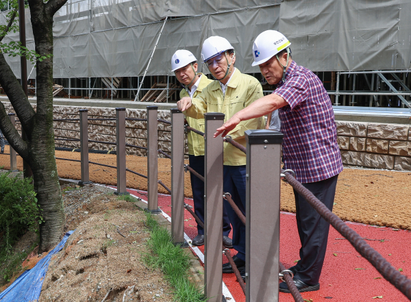 설동호 교육감 집중 호우 관련 현장점검 모습