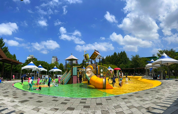 대전 서구 은평근린공원 물놀이장 전경 사진