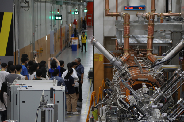 대덕연구개발특구 연계 현장 중심 학생 체험프로그램 운영 (중이온 가속기 모습)