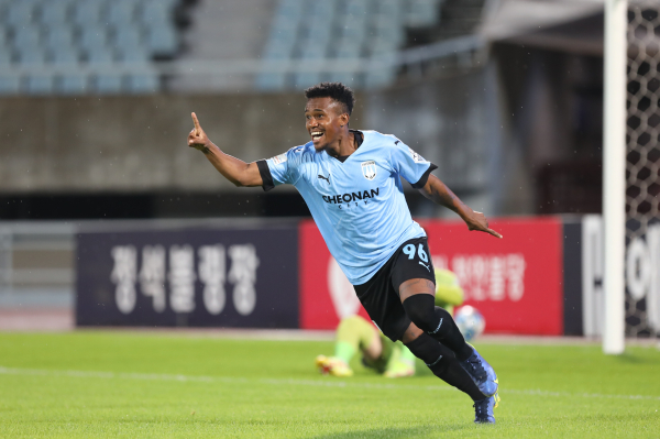 경기 시작 47초 만에 선취골을 넣은 파울리뇨/한국프로축구연맹 제공