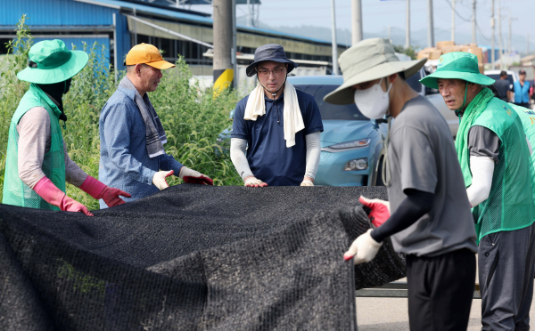 박희조 대전 동구청장, 충남 청양군 호우 피해 복구 봉사 활동 참여 모습