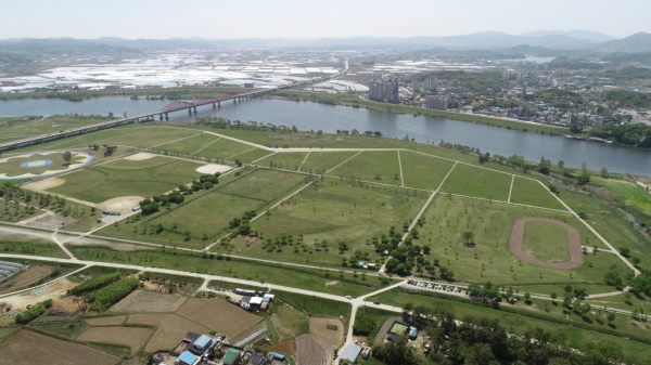 백마강생활체육공원 내 파크골프장 전경