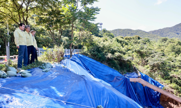 청라터널 사면 붕괴지 점검 모습