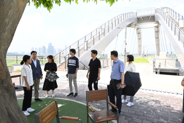 지역 공원 조성 후보지인 대청대교-현도교와 폐선 구간 방문