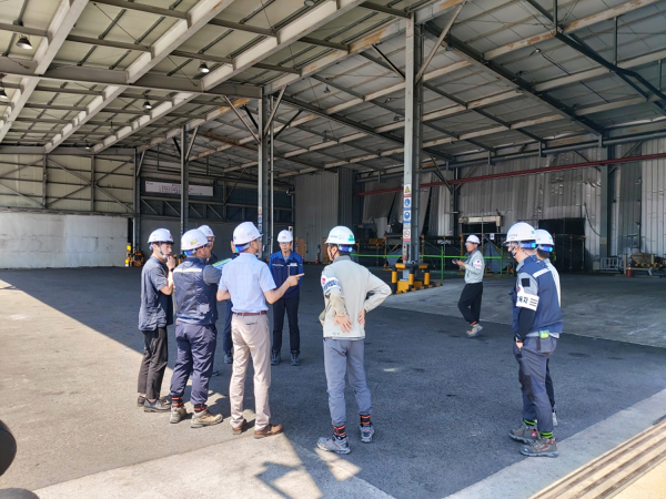 대산산업단지 내 ㈜엘지화학 대형 해체공사장에서 안전점검을 하는 모습