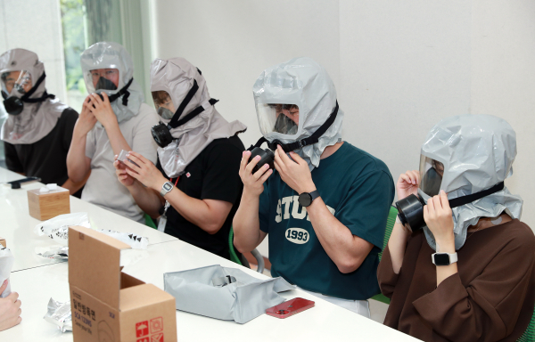 23일 구청 후생관에서 2023년 을지연습과 연계한 민방공 대피훈련 진행 모습