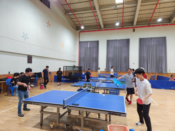 장애인종합복지관 내 탁구훈련 모습