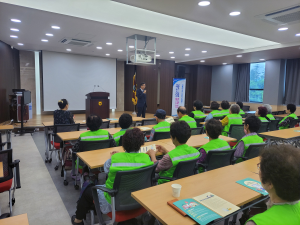 찾아가는 노인대학 세무교실 모습