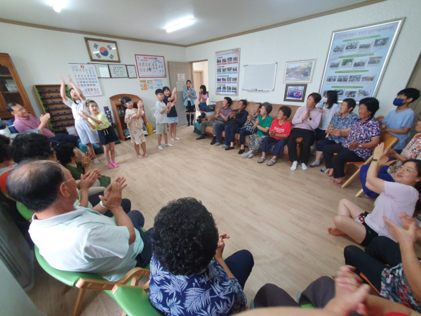 목달동 경로당 방문_산서초 사진1