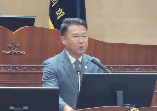 5분 발언을 하는 권오중 천안시의원/사진=박동혁 기자