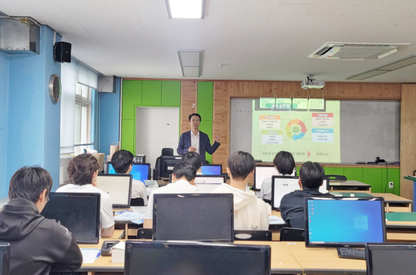 지난 13일 대전전자디자인고등학교 3학년 재학생을 대상으로 2024학년도 P-TECH(고숙련일학습병행)과정 설명회 실시