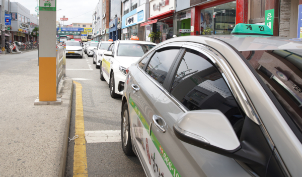 서산 공용버스터미널 앞 택시 승강장 모습