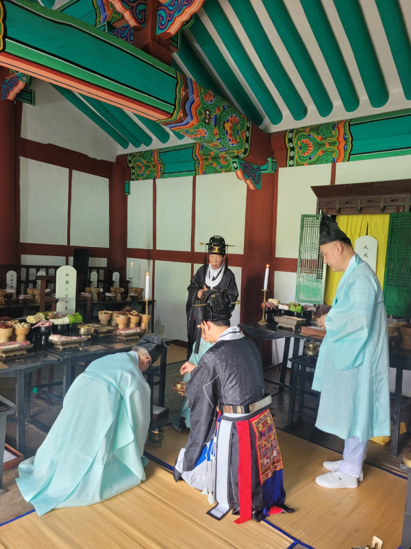 대덕구 회덕향교가 지난 16일 추기 석전대제를 봉행하고 있다.