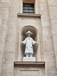 설치 완료된 김대건 신부 성상