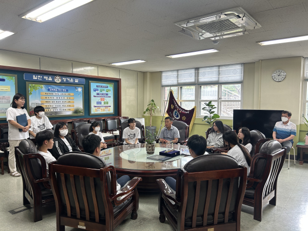 수상 소감 공유하는 모습