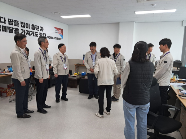 설동호 교육감, 제104회 전국체육대회 격려 방문 모습