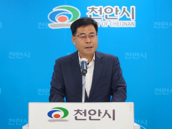 '빵빵데이 천안' 축제에 대해 브리핑하는 차명국 농업환경국장/사진=박동혁 기자