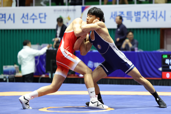 레슬링 경기 모습