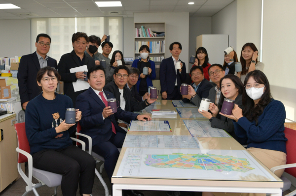 예산군 청렴 및 일회용품 근절 텀블러 제작 및 배부 기념촬영