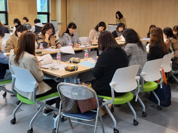2024 초등학교 교육과정 편성 지원을 위한 컨설팅 진행 모습