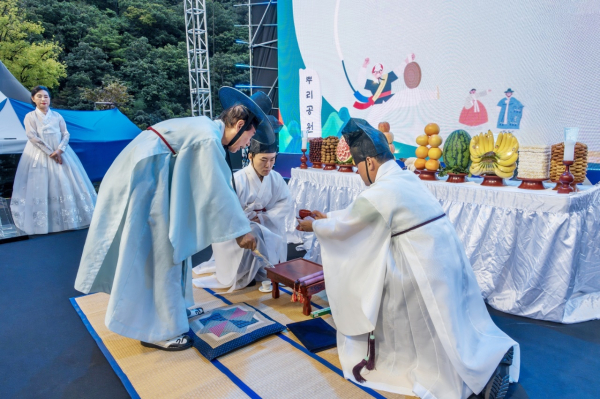 제14회 대전효문화뿌리축제 사진공모전 선정 -대상(최석호, 효심가득 숭효제례)