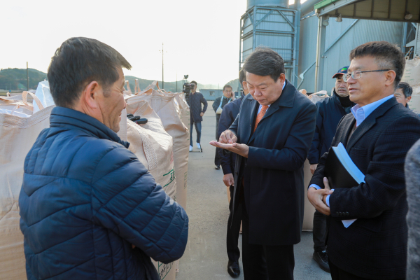 오성환 시장, 공공 비축 매입 현장 격려