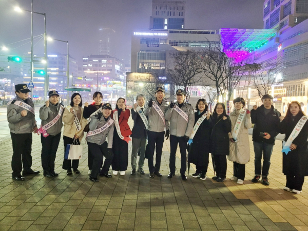 지난 16일, 세종시교육청, 세종경찰청, 남‧북부 경찰서, 시청, 유해환경감시단 등이 관계기관 합동 생활지도를 하고 있다.