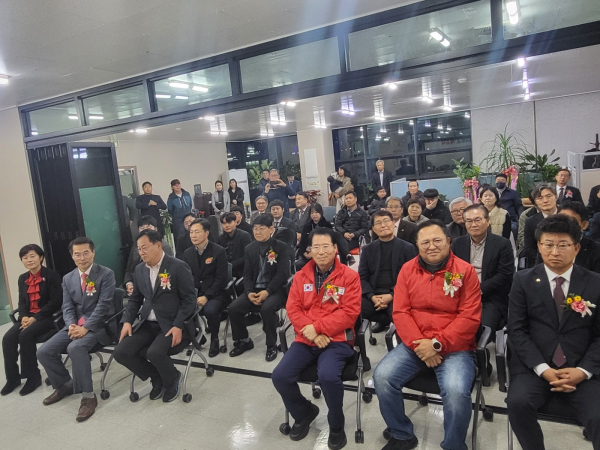 박경호 국민의힘 대전 대덕구 당협위원장이 지역구에 변호사 사무실을 열고 본격적인 총선 출마 채비에 나섰다.