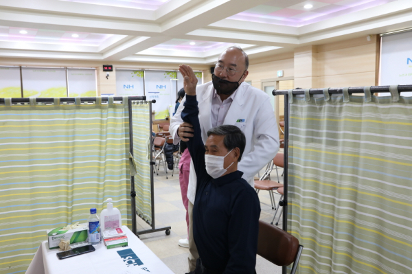 의료봉사 진행 장면/순천향대 천안병원 제공