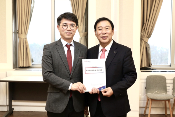 기재부 제2차관  면접 모습