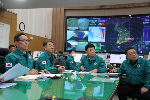 30일 경북 경주시 지진 발생에 한국농어촌공사는 진앙지로부터 반경 100km이내 농업용 저수지 656개소 전수조사에 나섰다.