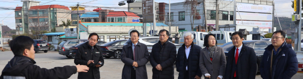 산업건설위원회, 추경예산심의 중 현장방문 모습