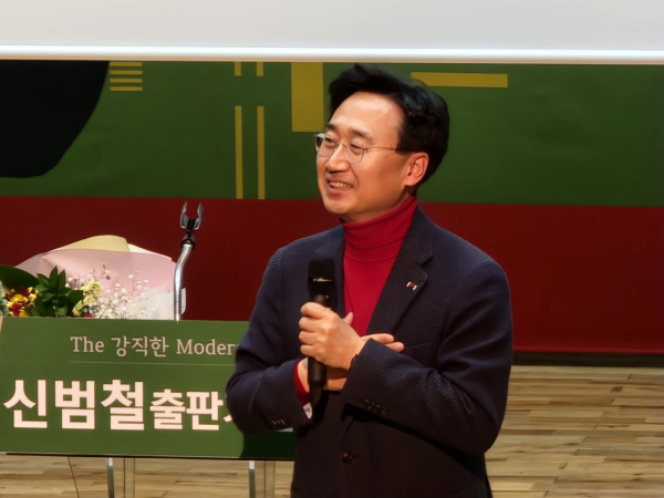 출판기념회를 개최한 신범철 전 국방부 차관/사진=박동혁 기자