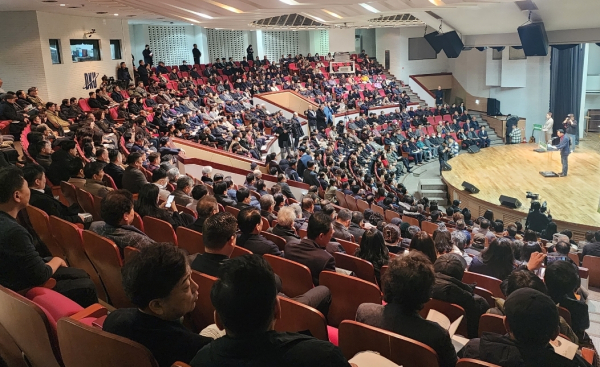 신범철 전 차관의 출판기념회 행사장을 찾은 내빈들/사진=박동혁 기자