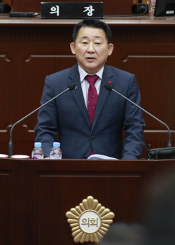 4일 서구의회 제2차 정례회 제2차 본회의에 참석해 시정연설 중인 서철모 구청장