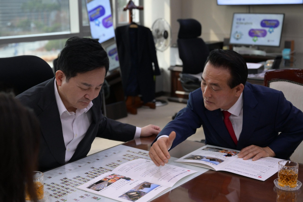 원희룡 국토부장관을 만나 건의하는 백성현 논산시장