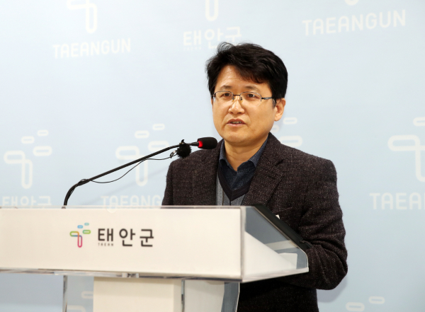 13일 군청 브리핑실에서 이호철 상하수도센터소장 정례브리핑