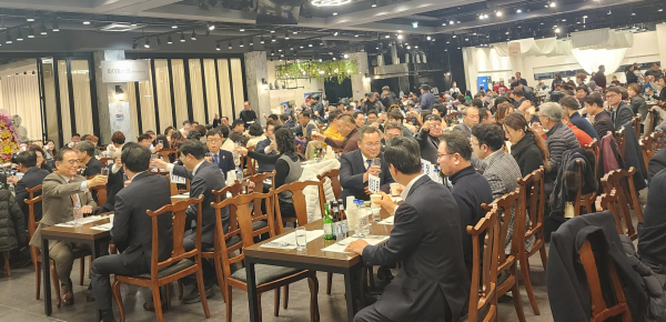 ‘천안시 체육인의 밤’ 행사에 참여한 내빈들/사진=박동혁 기자