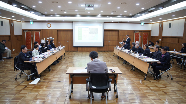 15일 서산시청 중회의실에서 열린 중간보고회 모습