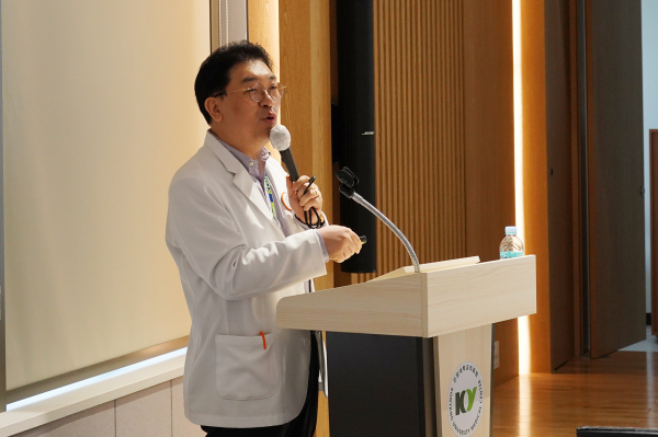 건양대병원 신장내과 황원민 교수 강의모습