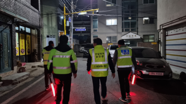 안심귀가 보안관 활동사진