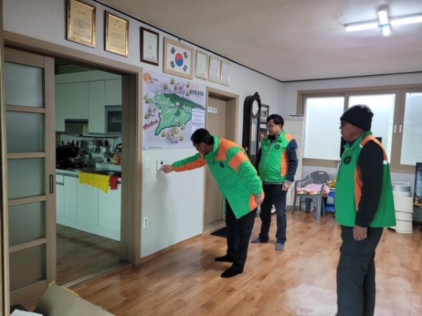 경로당, 마을회관 등 건강취약계층 이용 한파쉼터 점검 모습