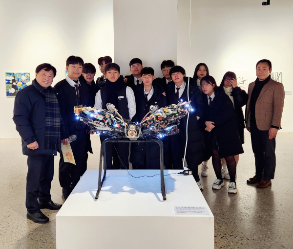 생각하는미술 동아리 학생 단체사진(대전송촌고)