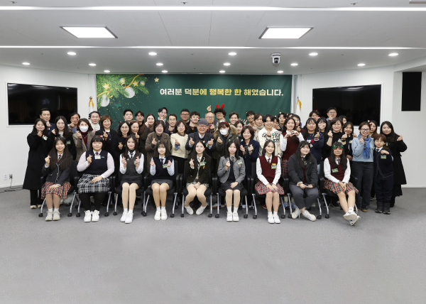 지난 22일 구청 대회의실에서 「제9회 청소년 나Be 한마당」성과공유회를 개최한 가운데 참석자들이 기념촬영