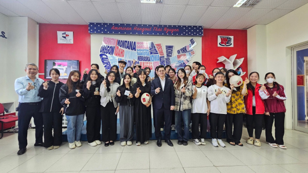 베트남 타이융엔 대학과 단체사진