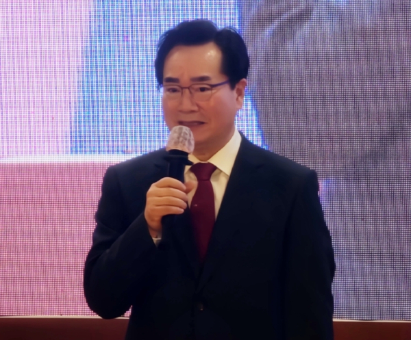 출판기념회에서 인사말을 하는 정황근 전 농림축산식품부 장관/사진=박동혁 기자