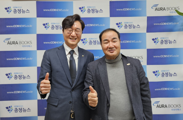 (사진 왼쪽부터) 장철민 의원, 김거수 대표