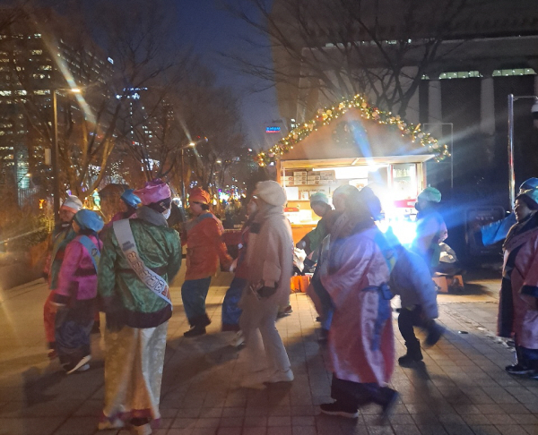 서울서 군밤축제 및 알밤박람회 홍보 진행 모습